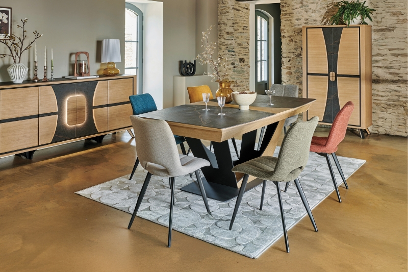 Table OMEGA et chaises CORALIE