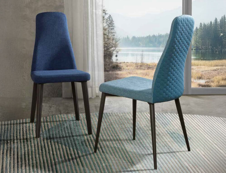 Fixes, avec accoudoirs ou pivotantes : pour quelles chaises opter ?